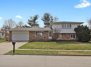 2903 Capen Dr, Bloomington, IL 61704