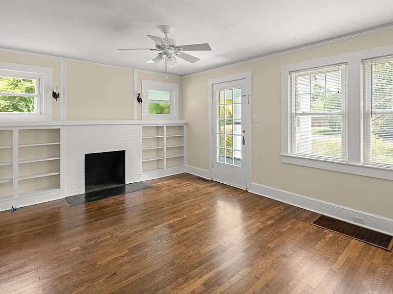 105 Stonewall Ave — Photo 4
