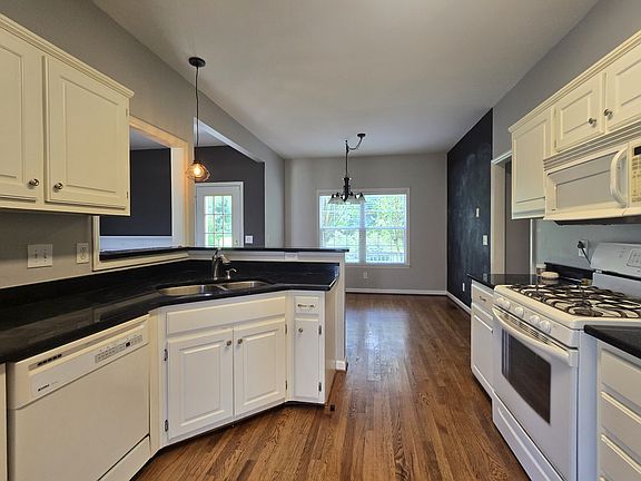 2nd image of 2565 Milton Ln