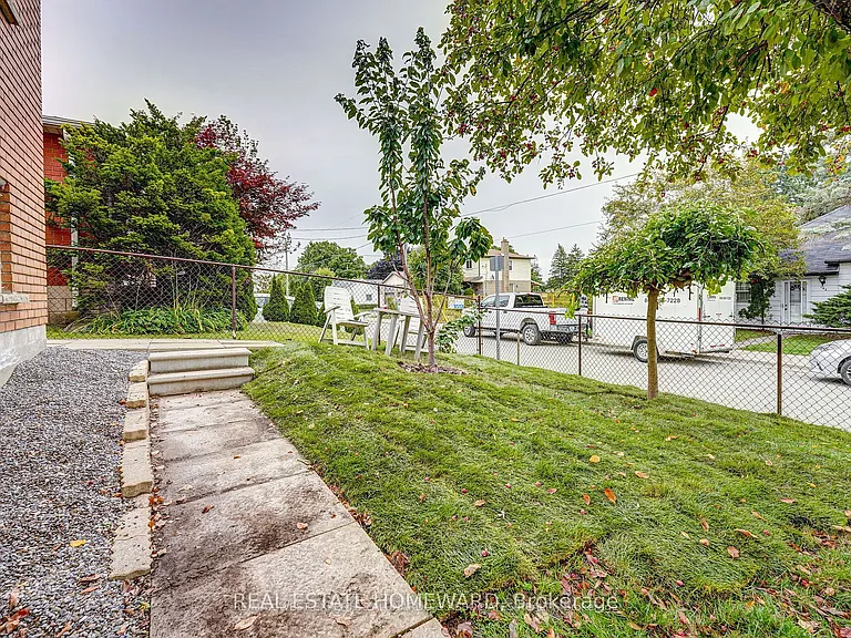 77 Toronto St #LOWER — Photo 1