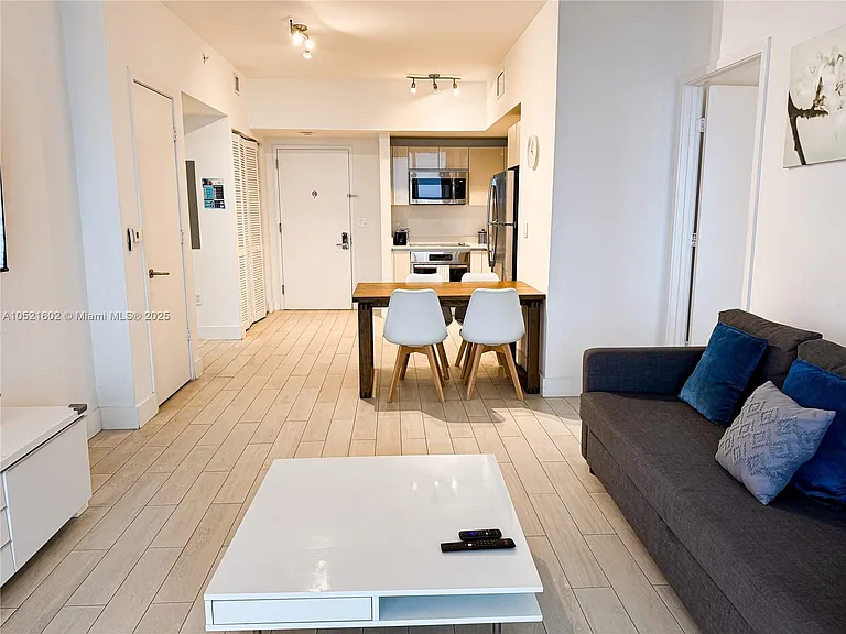 2600 E Hallandale Beach Blvd #3104 — Photo 8