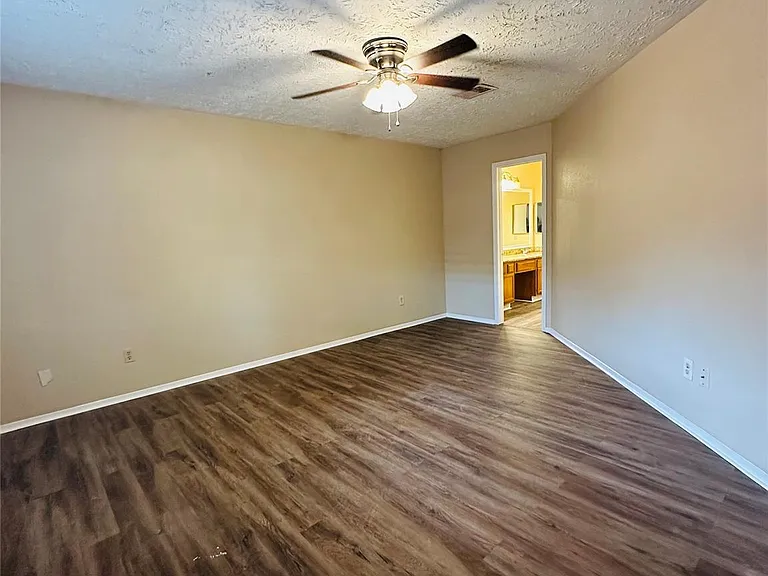 10826 Laureldale Ct — Photo 10