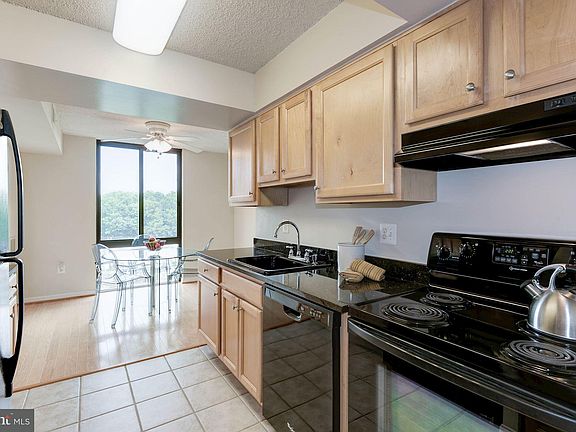 5th image of 4500 S Four Mile Run Dr APT 1134