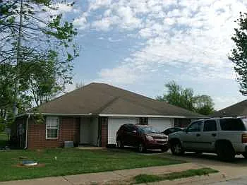 853 Meadowlands Dr — Photo 1