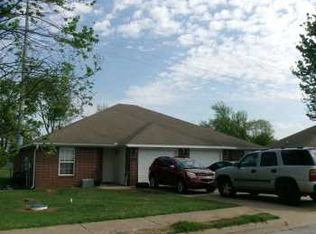 853 Meadowlands Dr, Centerton, AR 72719