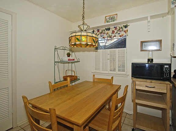 5th image of 9131 Westglen Dr