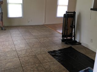 3605 Canal Ave, Groves, TX 77619