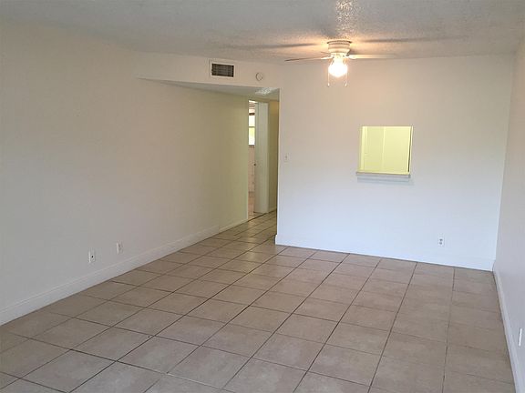 4th image of 7911 Colony Cir N #1078