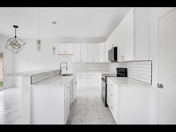3rd image of 6634 Walnut Valley Dr