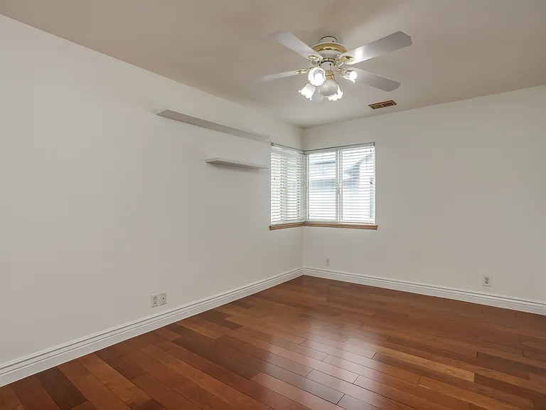 2256 Emerald Hills Cir — Photo 20