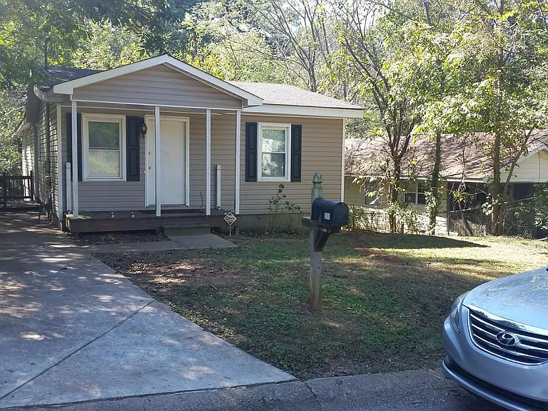276 Moreland Ave — Photo 4