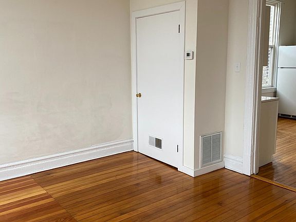 5th image of 1269 N Wolcott Ave #3R