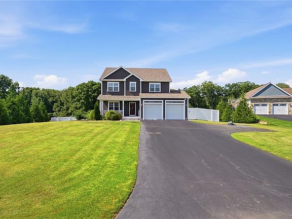 4th image of 75 Crystal View Dr
