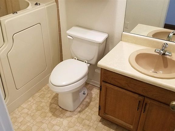 5th image of 101 Wildwood Ln