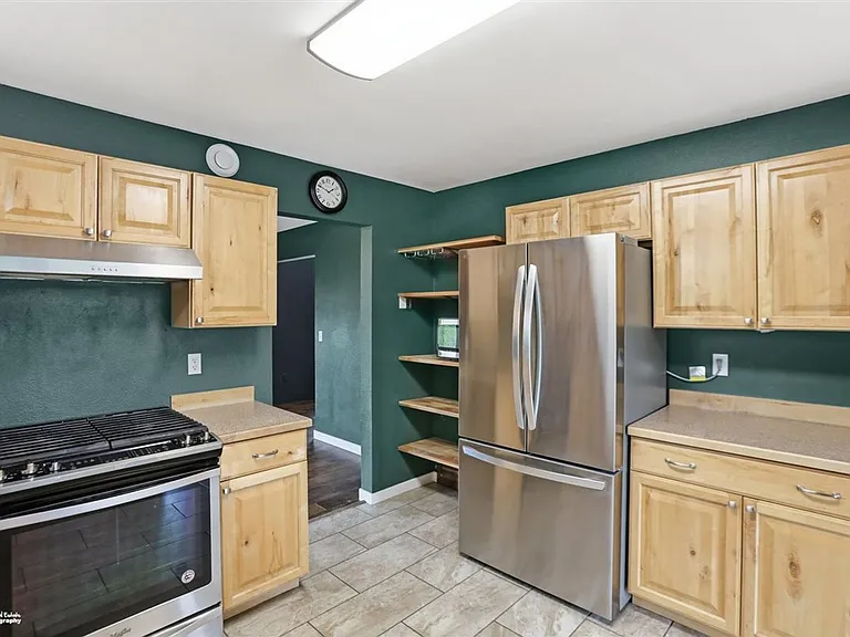1421 N Landmark Dr — Photo 27