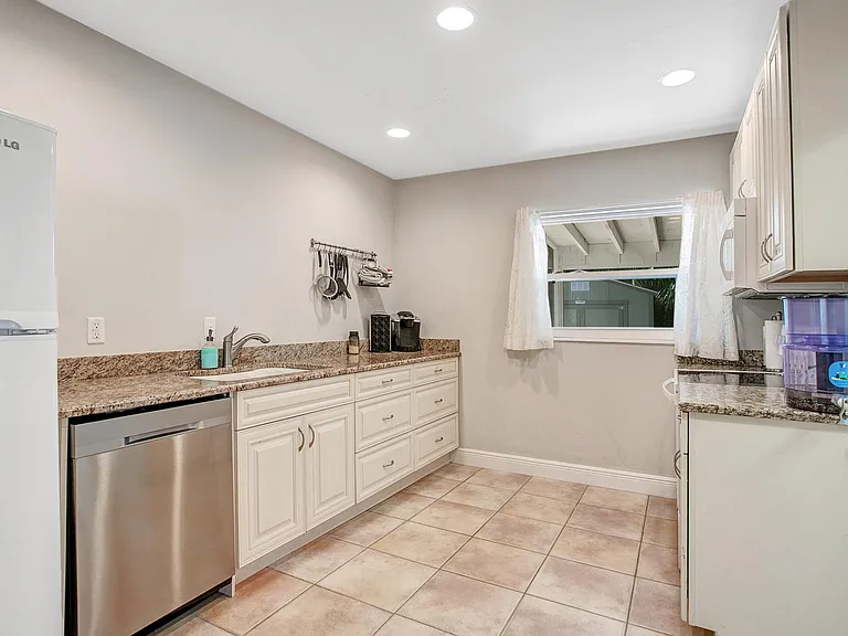 6507 S Bayshore Blvd — Photo 5