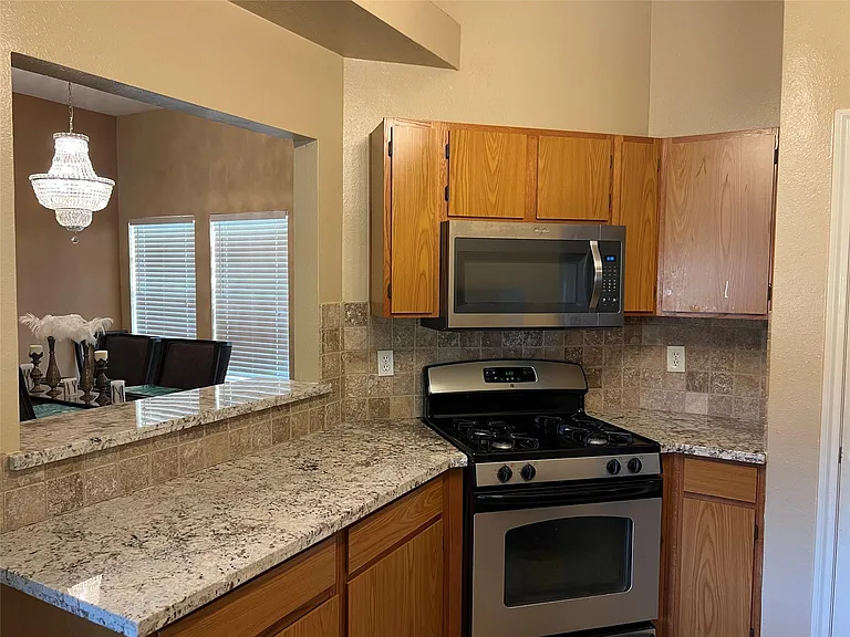 22814 Tree House Ln — Photo 4