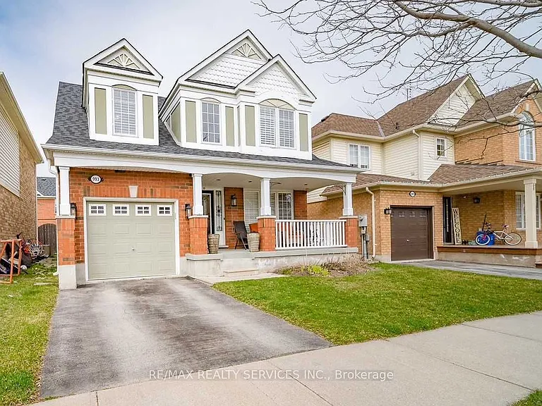 993 Huffman Cres — Photo 1