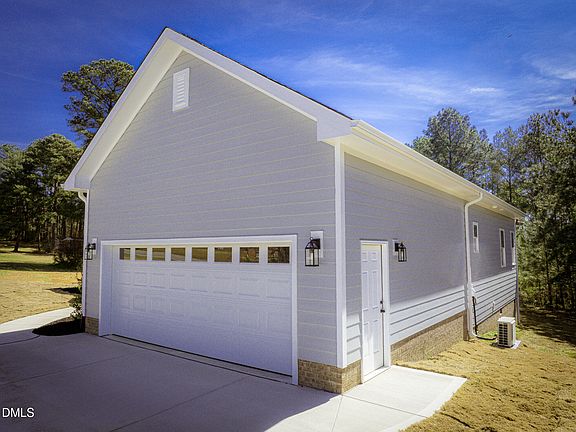 3rd image of 225 Parker Rd