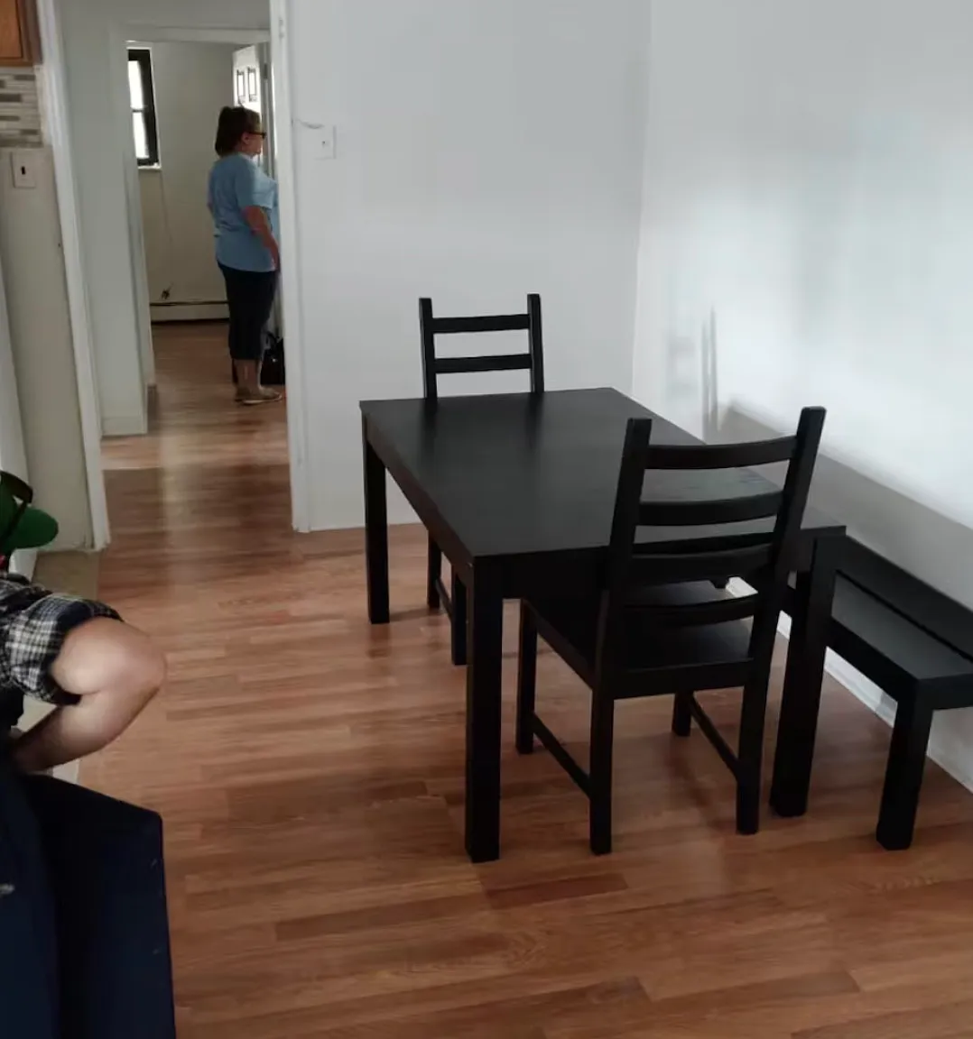 2 bed, 900 sqft, $1,560 — Photo 4
