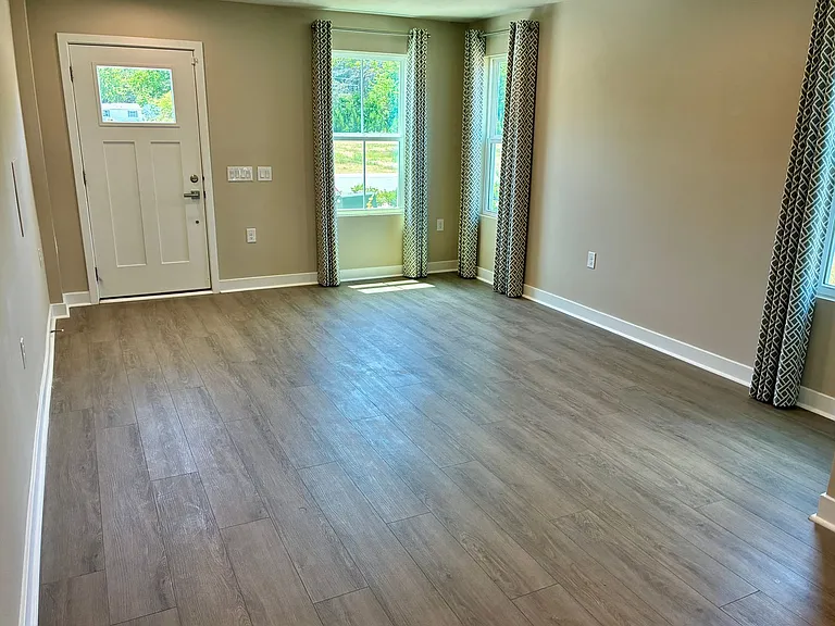 2030 Parow Ln NW — Photo 4