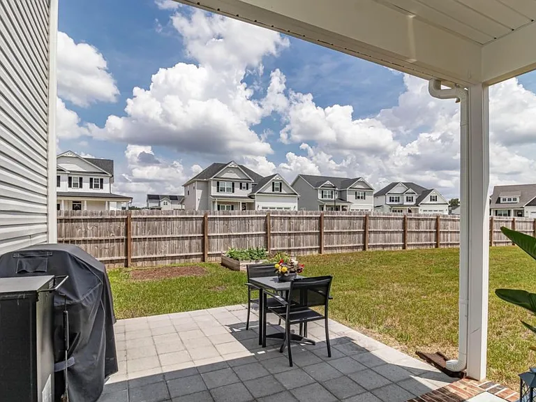 300 Stonebridge Dr — Photo 26