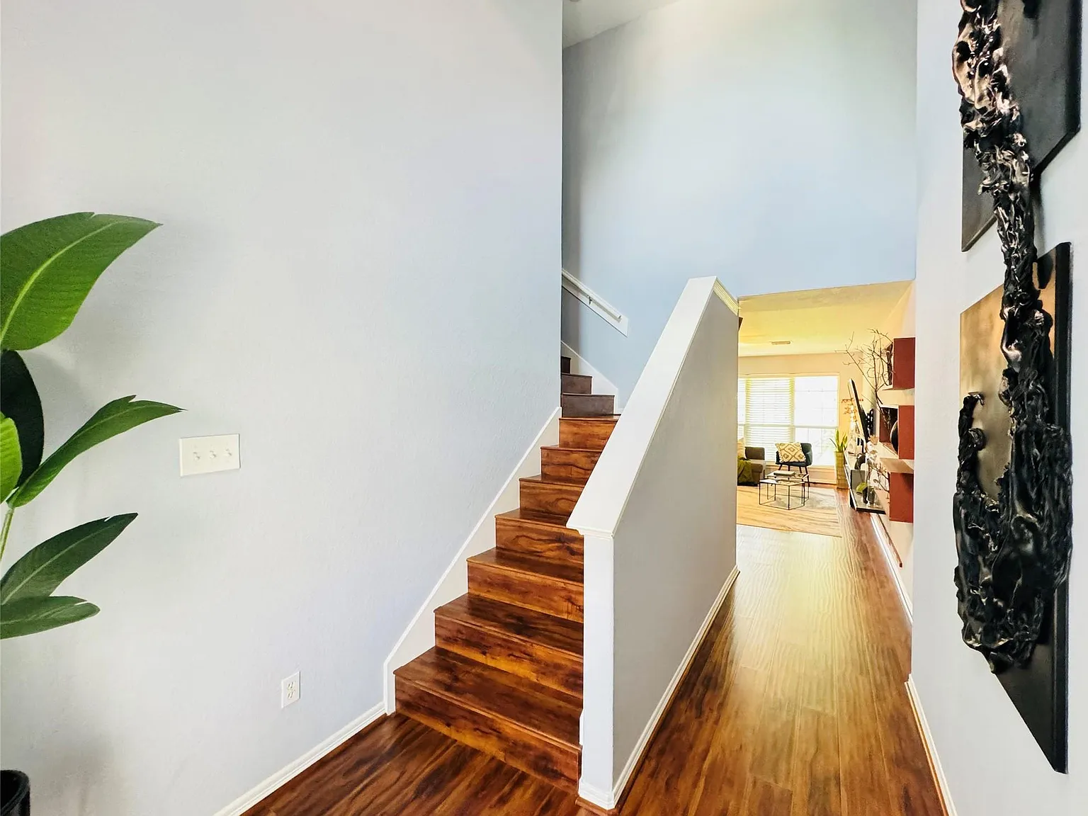 3 bed, 2.5 bath, 1764 sqft, $2,000 — Photo 4