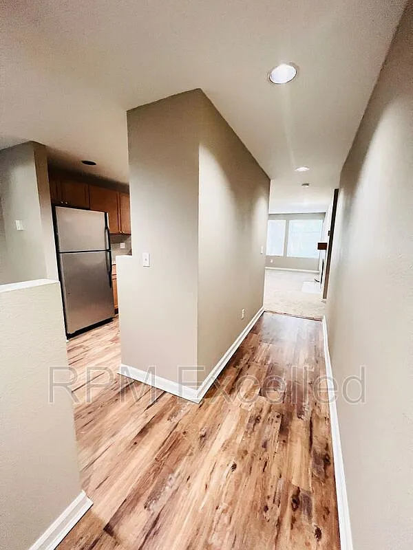 2 bed, 2.0 bath, 956 sqft, $1,700 — Photo 4