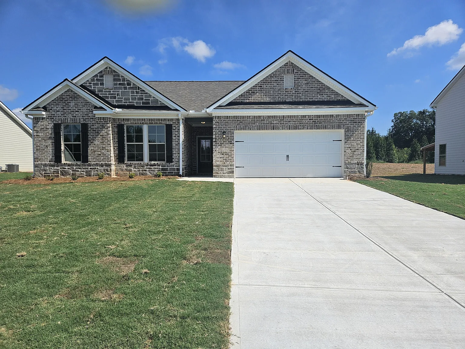 1155 Burgundy Dr photo 1