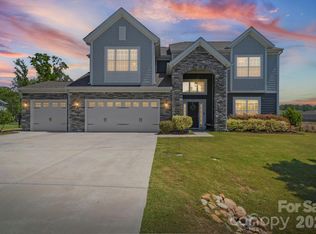 275 Bouchard Dr, Waxhaw, NC 28173