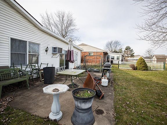 4th image of 2519 Glenmore Ct