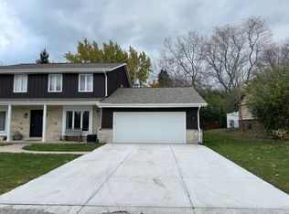 149 W Brown Deer Rd, Bayside, WI 53217