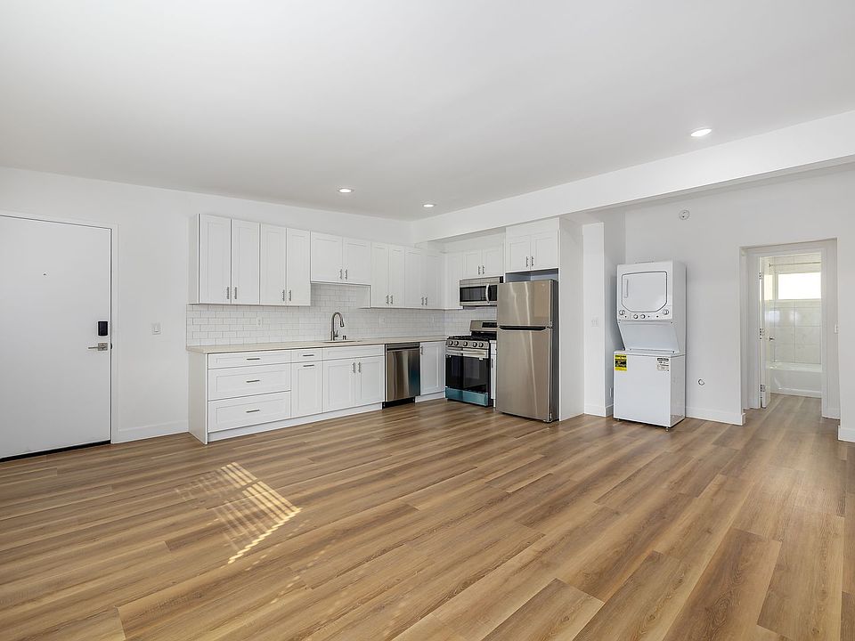 1st image of 3630 Midvale Ave #13