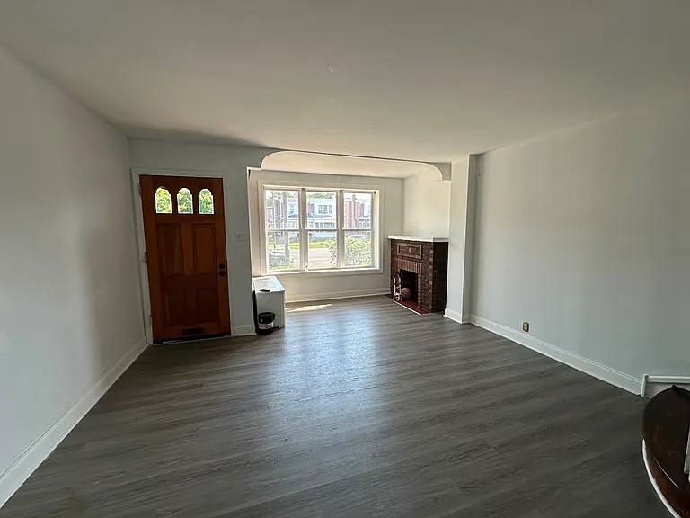 3404 Tyson Ave — Photo 1