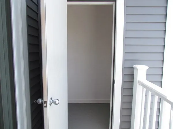 1093 Main St #3 — Photo 10