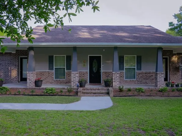 132B Horse Ranch Rd, Lucedale, MS 39452