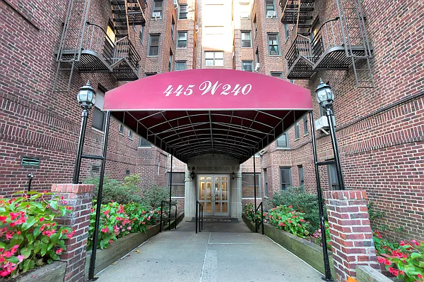 Sold by Keller Williams City Views Realty | media 36