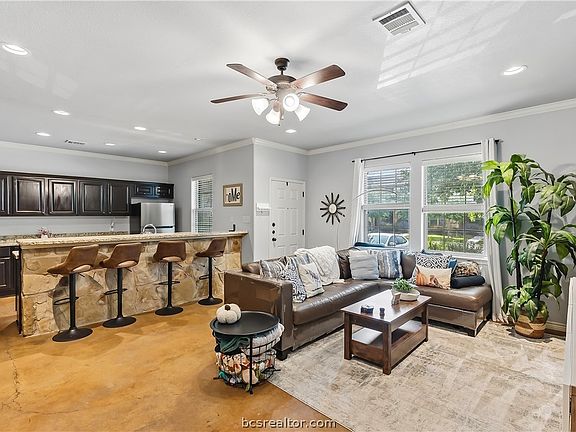 4th image of 339 Newcomb Ln