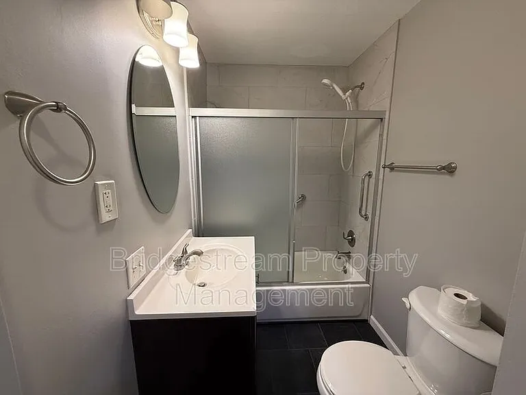1102 S Crawford St — Photo 8