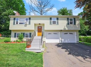 150 Village Ln, Bridgeport, CT 06606