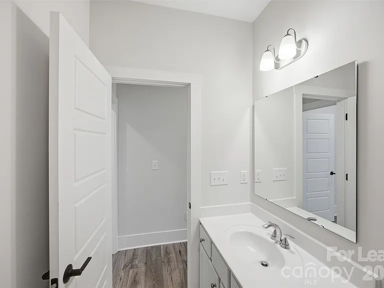 21216 Sanctuary Dr — Photo 16