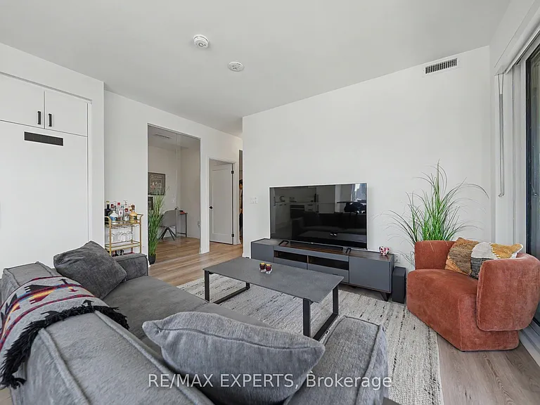 280 Dundas St W #1805 — Photo 14