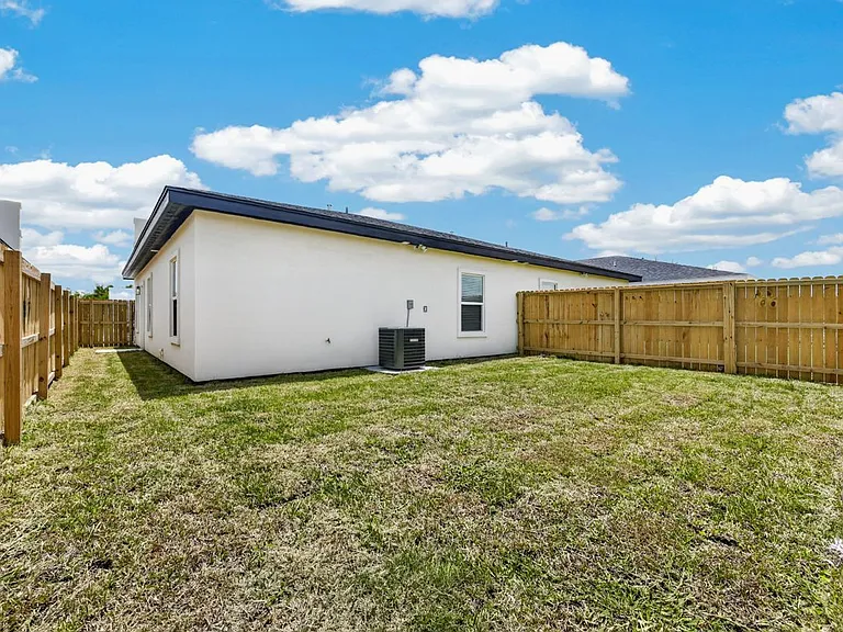 2608 Bald Cypress Dr #1 — Photo 11