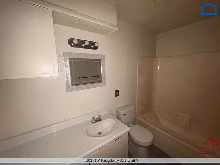 Amber Apartments — Photo 29
