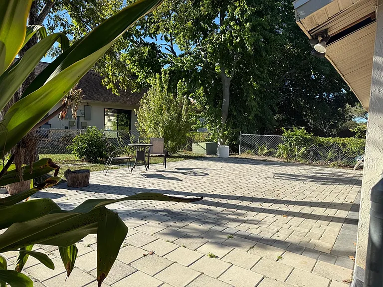 1139 Deer Hollow Pl — Photo 20