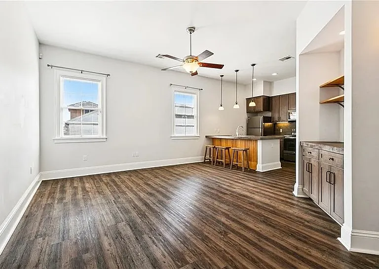 6204 S Rocheblave St #B — Photo 4
