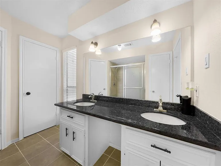 12406 Sarti St — Photo 18