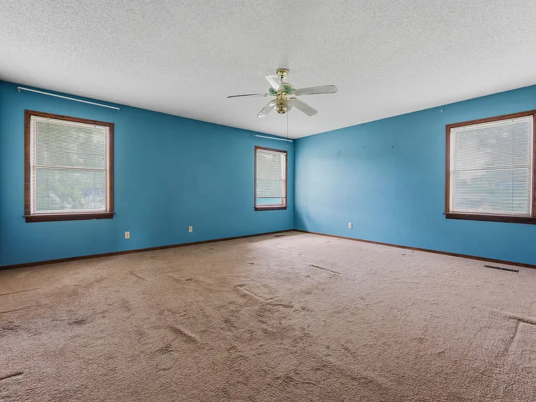 315 E Fairway Ln — Photo 14