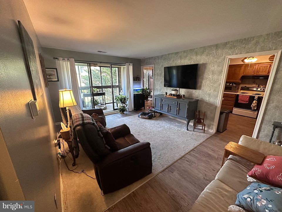 1st image of 1030 Brinker Dr