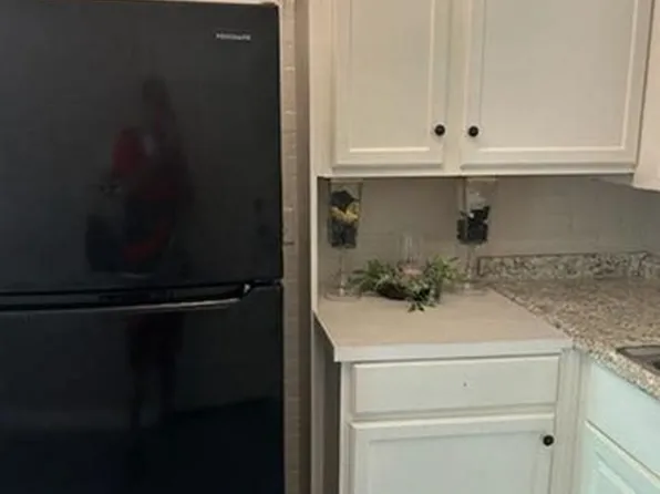 609 W Dallas St, Conroe, TX 77301